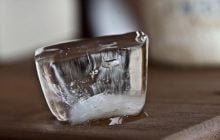 Як приготувати прозорий лід вдома: вчені поділилися дієвим методом