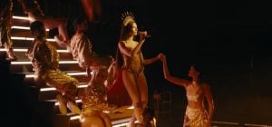 A24 показала трейлер зрелищного триллера "Мать Мария" с Энн Хэтэуэй в роли поп-иконы