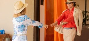 "Самая богатая женщина мира": обзор яркой драмеди на основе безумной истории, шокировавшей Францию