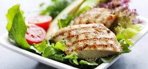 Як ідеально приготувати курячу грудку: шеф-кухар розкрив хитрий прийом