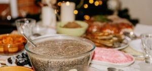 Почему на Рождество и Сочельник готовят 12 блюд: что они означают и как подавать