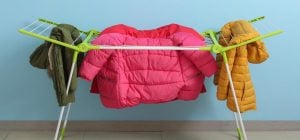 Прощай, бежевый тренч: весенние коллекции покоряет трендовая куртка из прошлого (фото)