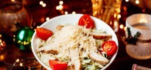 Быстрые салаты на Новый год: 7 вкусных идей, которые вы приготовите за 15 минут