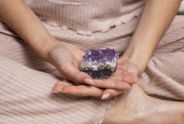 Які камені забирають хвороби: цілителька розповіла, як правильно вибрати свій