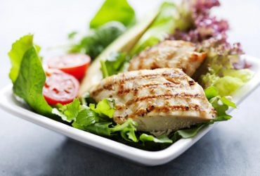 Як ідеально приготувати курячу грудку: шеф-кухар розкрив хитрий прийом