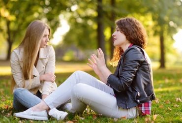 Почему вы извиняетесь, даже если не виноваты: психолог назвал четыре основные причины