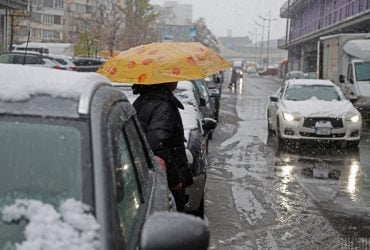 Сьогодні в Україну увірвуться дощі та мокрий сніг