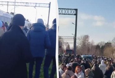 Українські потяги зупинили за кордоном через повідомлення про мінування, людей висадили, - ЗМІ