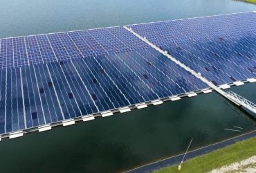 Плавучі сонячні панелі дали неочікуваний результат на рибній фермі в Чилі