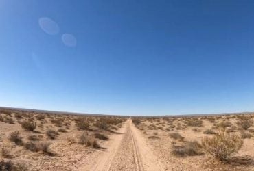 У пустелі Мохаве є загадкова 80-кілометрова дорога, походження якої ніхто не може пояснити