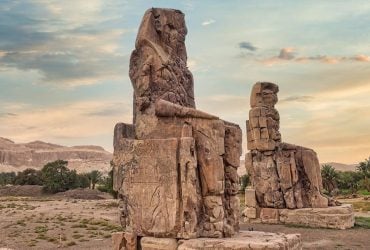 В Египте наконец открыли для туристов легендарные Колоссы Мемнона