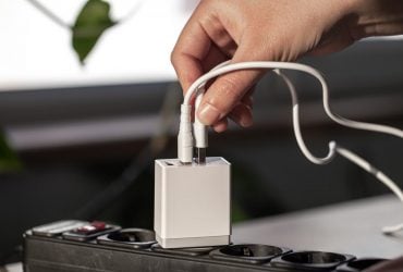 Візьміть за правило: ці пʼять приладів треба вимикати з розетки перед кожним виходом з дому