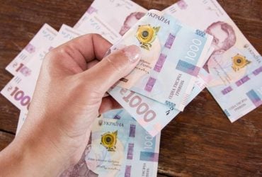 Украинцы стали больше держать деньги на руках: объем наличных в обращении резко увеличился