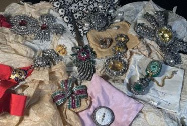 Загублені на століття: в банківському сховищі вікдрили валізу зі скарбами Габсбургів