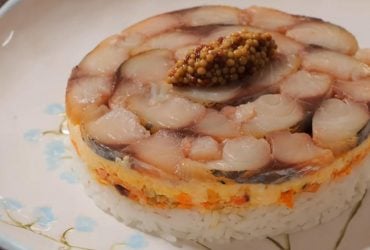 Главный конкурент Селедки под шубой: элементарный салат с копченой скумбрией