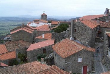 Одна из самых красивых в мире: почему деревню в Португалии называют "тайным королевством"