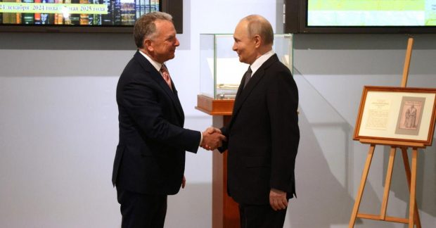 Путін зустрівся з трьома посланцями Трампа: Кремль зробив різку заяву