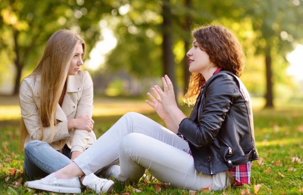 Чому ви вибачаєтеся, навіть якщо не винні: психолог назвав чотири основні причини