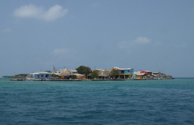 Ні поліції, ні автомобілів: у Карибському морі є острів, який менший за футбольне поле