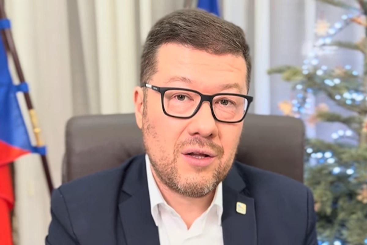 'Воры хунты Зеленского': спикер парламента Чехии устроил скандал новогодним обращением