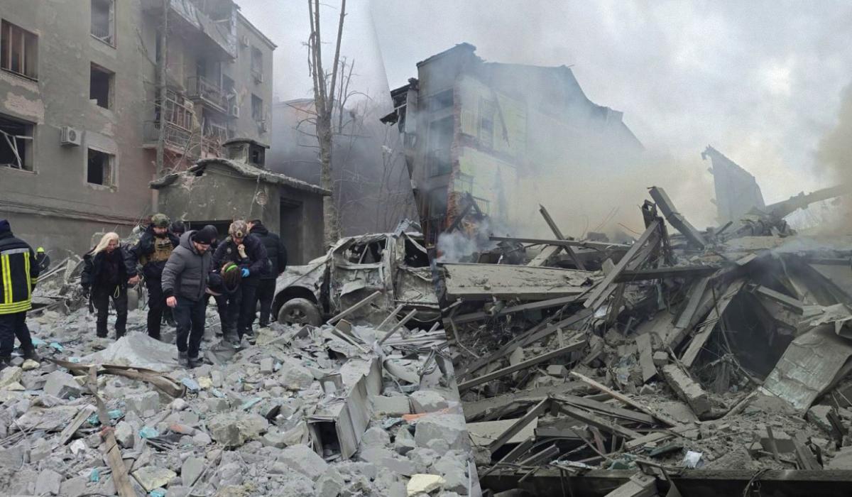 Россияне ударили по многоэтажке в Харькове: пострадали по меньшей мере 19 человек