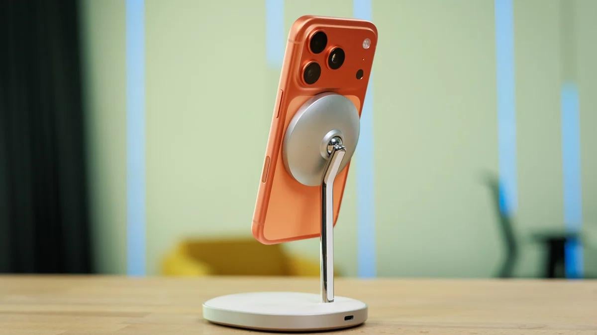 Тривожне відкриття: акумулятори iPhone можуть 'надуватися' в літаках