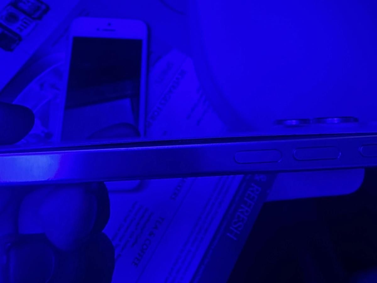 Тривожне відкриття: акумулятори iPhone можуть 'надуватися' в літаках