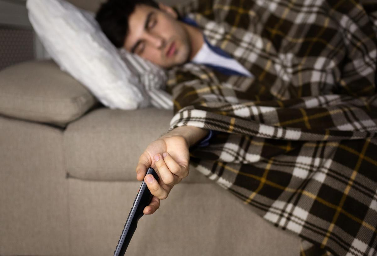 Що буде, якщо не вимикати телевізор: експерти попередили про приховані ризики