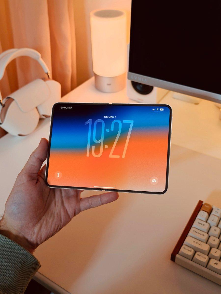 Первый складной iPhone от Apple впервые показали на 'живом' фото