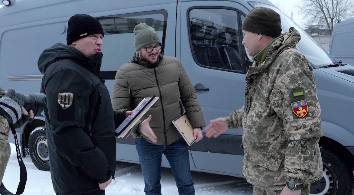 143 механизированная бригада получила машину скорой помощи от 'Украинской команды', - Палатный 143 механизированная бригада получила машину скорой помощи от 'Украинской команды', - Палатный