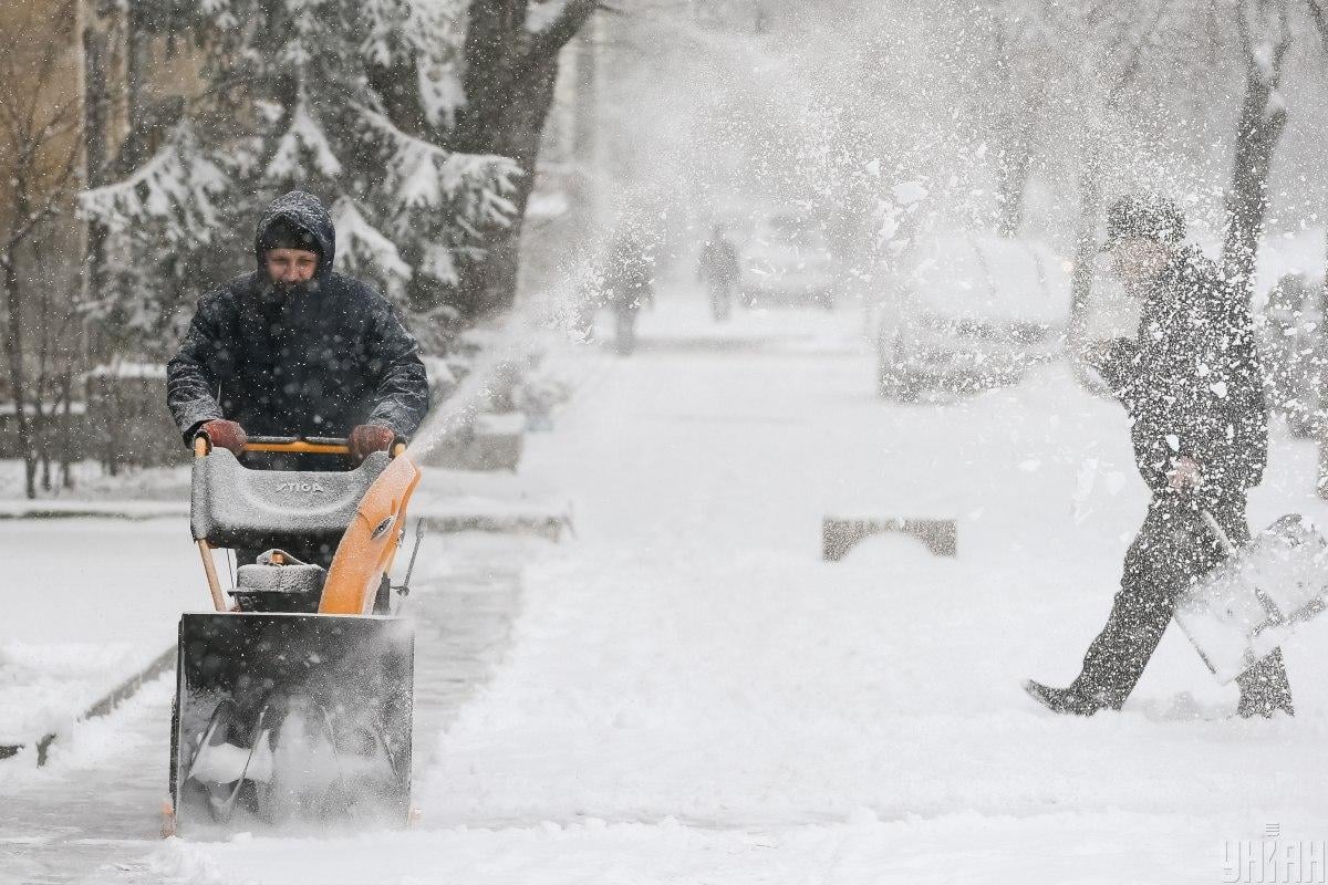 Значний сніг і хуртовини: українців попередили про складні погодні умови 9 січня (карта)