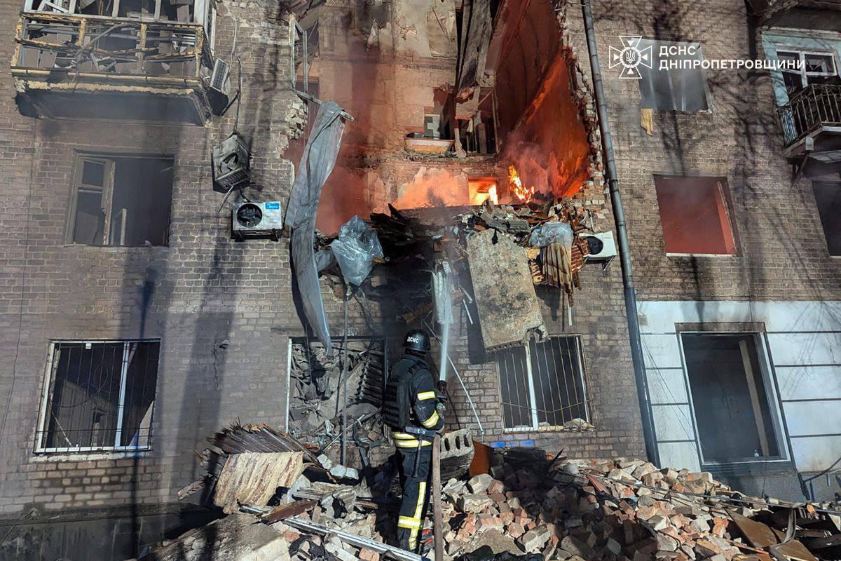 Удар по Кривому Рогу: кількість постраждалих зросла, ДСНС показала наслідки атаки