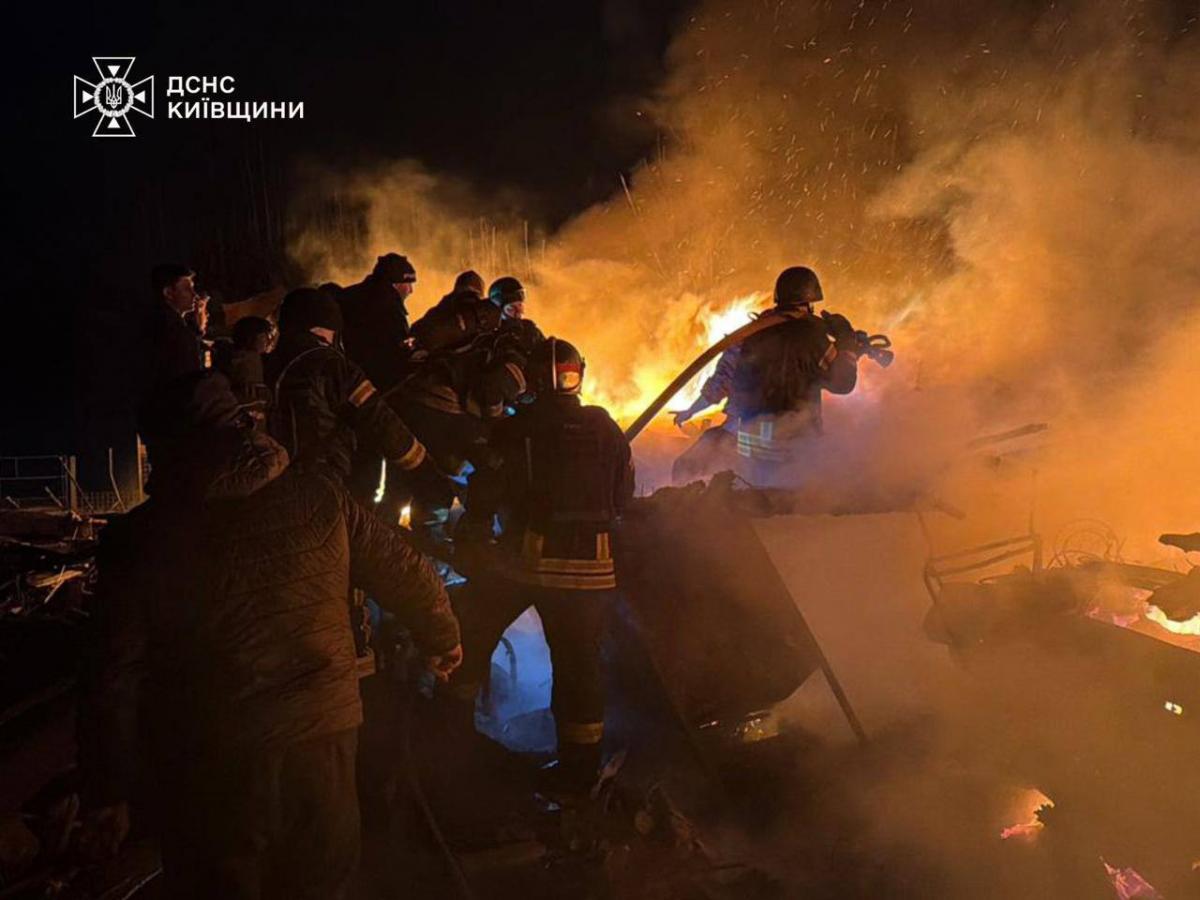 РФ цілеспрямовано атакувала районні котельні: в будинках Києва почали зливати воду