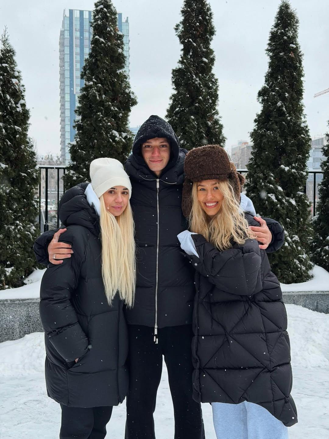 The fiance of Dasha Kvitkova showed her mother and grandmother: what the family of football players look like (photo)