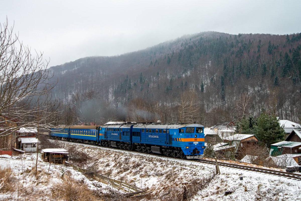 В Украине более 60 поездов задерживаются из-за непогоды: список маршрутов В Украине более 60 поездов задерживаются из-за непогоды: список маршрутов