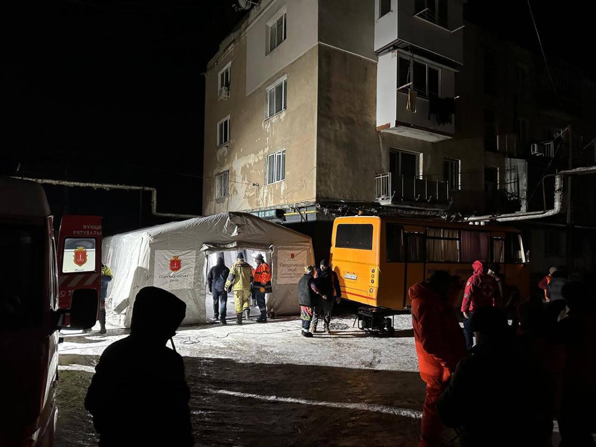 Армия РФ атаковала Одессу: в части города отсутствует свет, есть раненые Армия РФ атаковала Одессу: в части города отсутствует свет, есть раненые