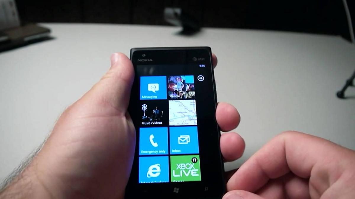 Названо 13 найгірших смартфонів в історії: у списку опинився торішній iPhone