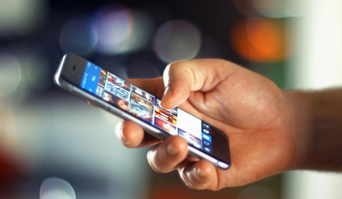 Названо 13 найгірших смартфонів в історії: у списку опинився торішній iPhone