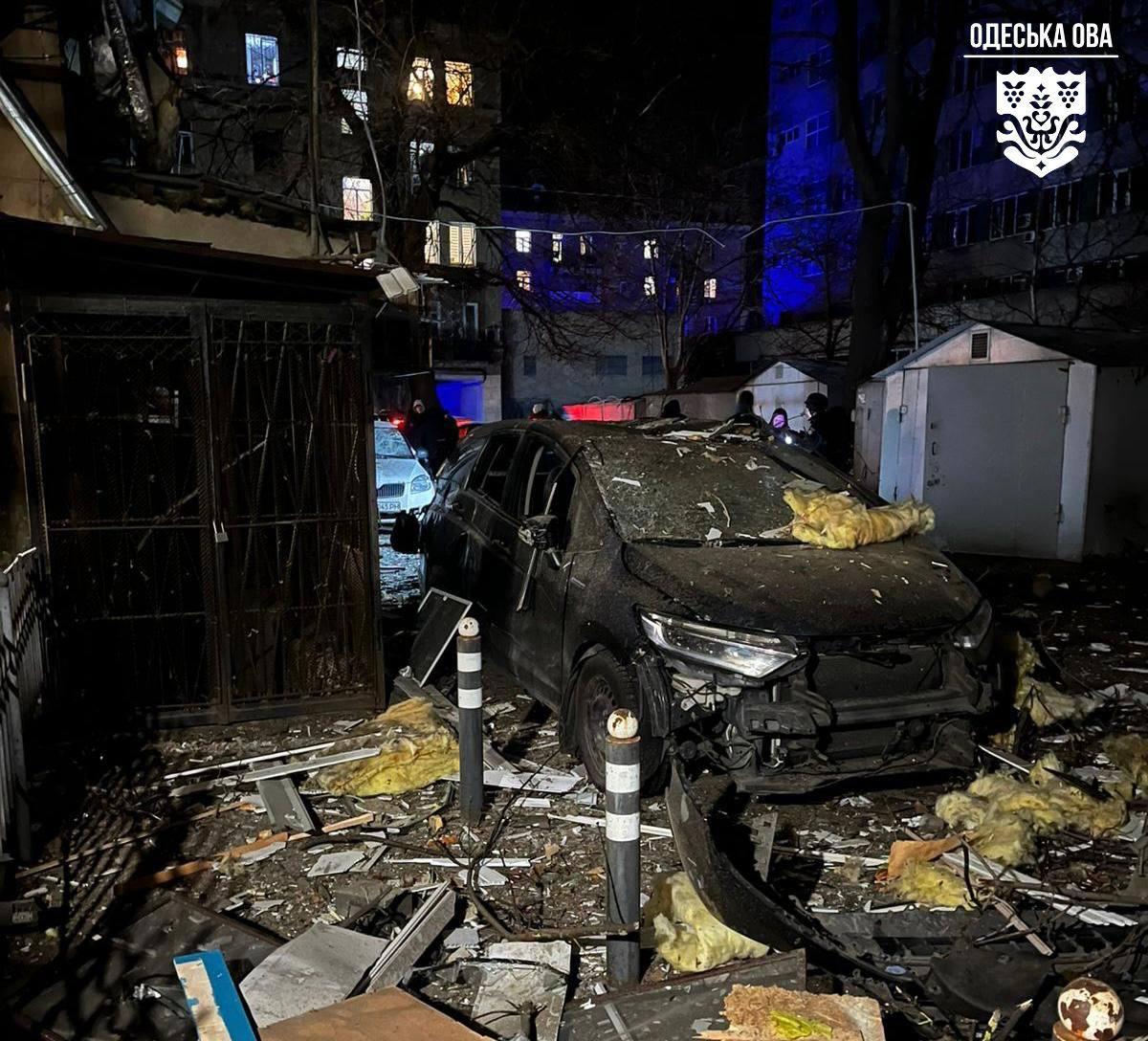 Росія атакувала середмістя Одеси: є поранені та руйнування (фото)