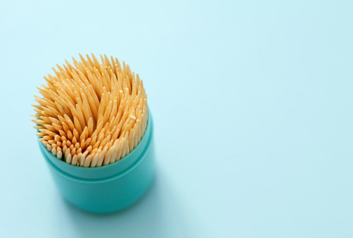 Как безопасно очистить разъем зарядки вашего iPhone, не повредив контакты