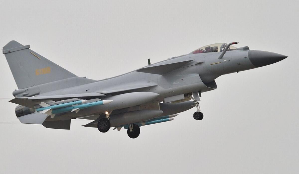 Китай офіційно визнав, що їх винищувач J-10 переміг Rafale у повітряному бою