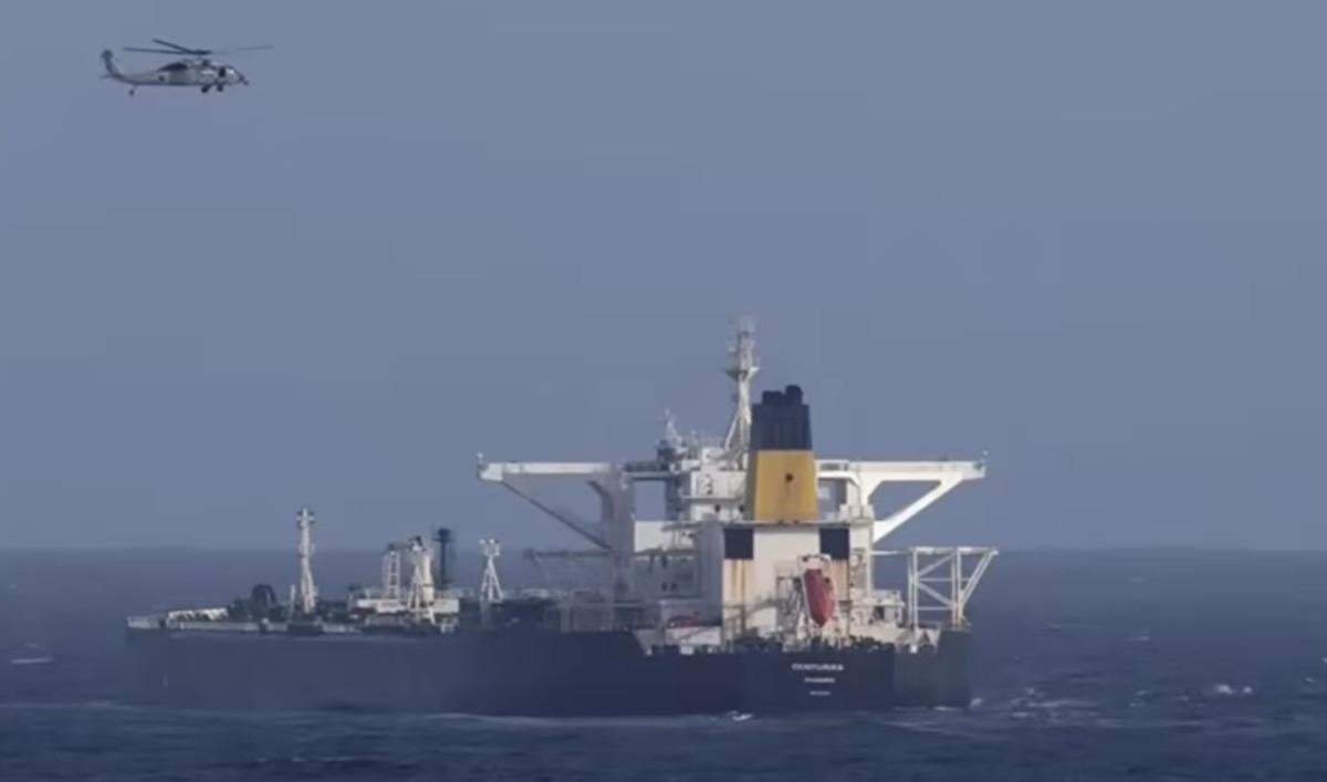 США захватили еще один нефтяной танкер, связанный с Венесуэлой, - Reuters