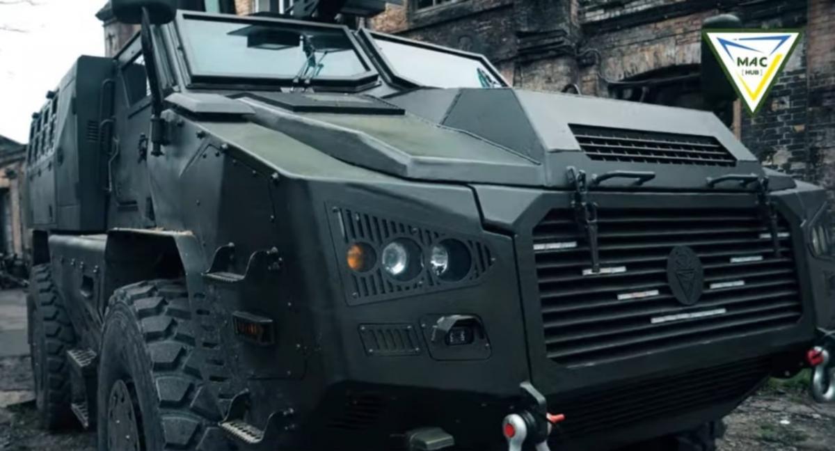 Україна представила броньовик з 'найвищим захистом': на що він схожий (відео)
