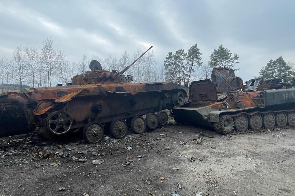 Армия РФ не хочет адаптироваться к дроновой войне и надеется на чудо, - NYT