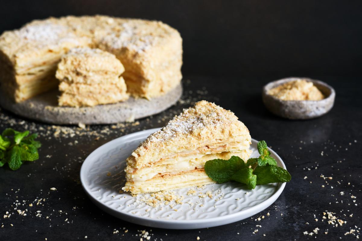 Кто придумал торт Наполеон: и пробовал ли его сам император