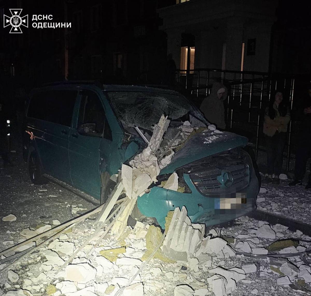 РФ атаковала Одессу: повреждена многоэтажка и объект критической инфраструктуры