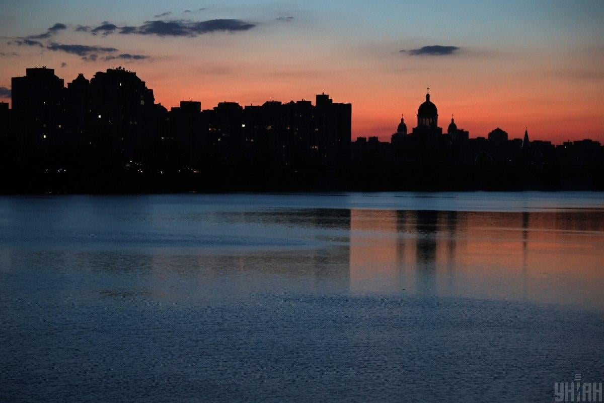 Київ досі не може повернутися до графіків відключень: експерт пояснив, що відбувається