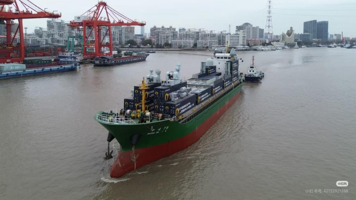 Небезпечний сигнал: Китай вивів у море унікальний бойовий контейнеровоз з купою зброї