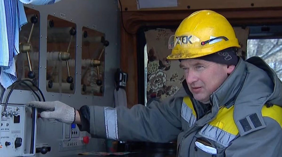 'Через півгодини не відчуваєш рук і ніг': енергетики ДТЕК розповіли про ремонти в морози