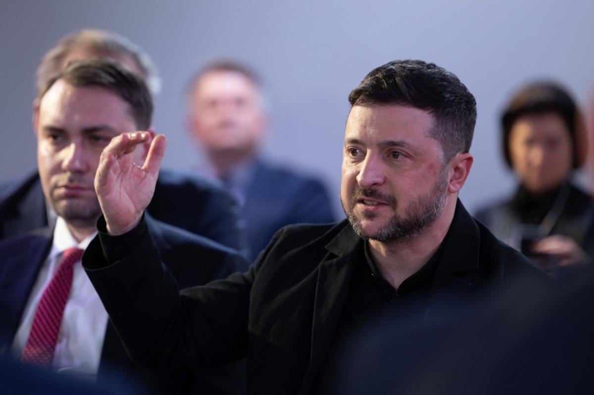 Украина начинает кампанию по блокированию воздушного пространства России, - Зеленский